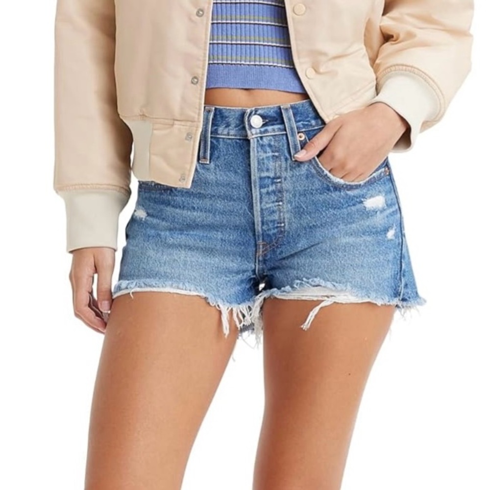 Levi’s 501 Women's Blue Denim Shorts - Size 29 in Fargo Stop